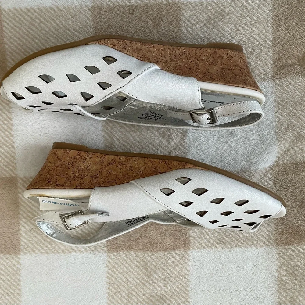 Limited Too NWT White Peep Toe Sandals size 3 Girls Wedges